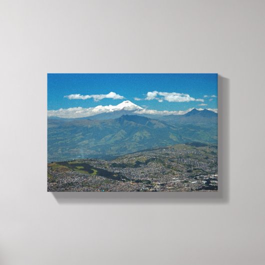 Cotopaxi en Quito Canvas Afdruk (Voorkant)
