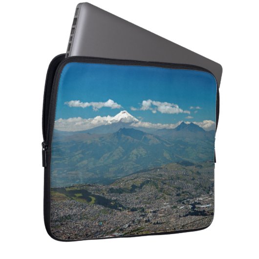 Cotopaxi & Quito, Ecuador Laptop Sleeve (Voorkant Rechts)