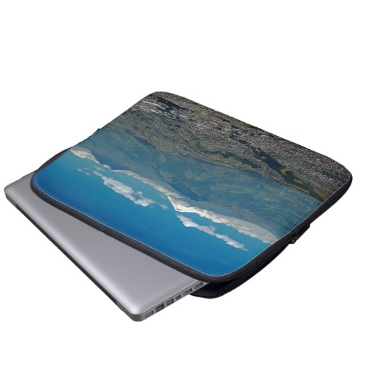 Cotopaxi & Quito, Ecuador Laptop Sleeve (Voorkant onderkant)