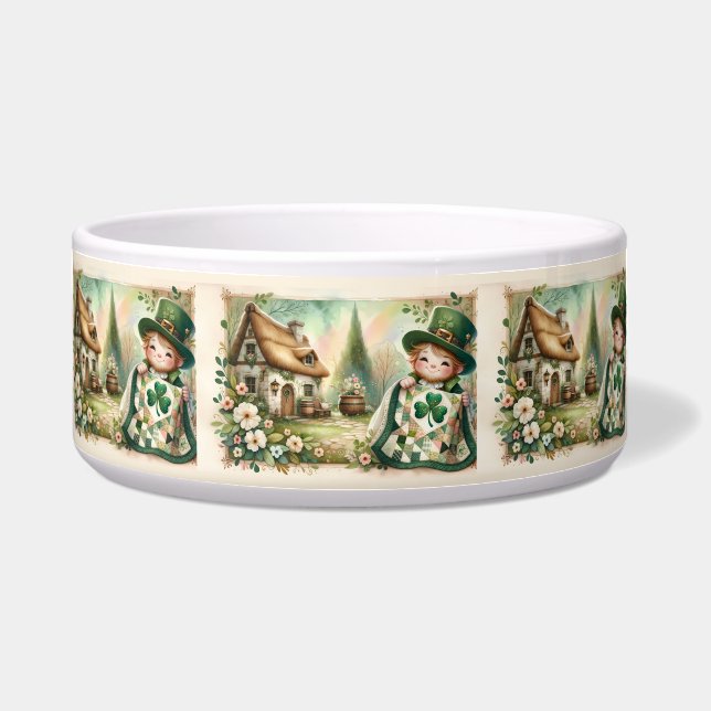 Cottage Leprechaun Patchwork Quilt Scene Voerbakje (Voorkant)
