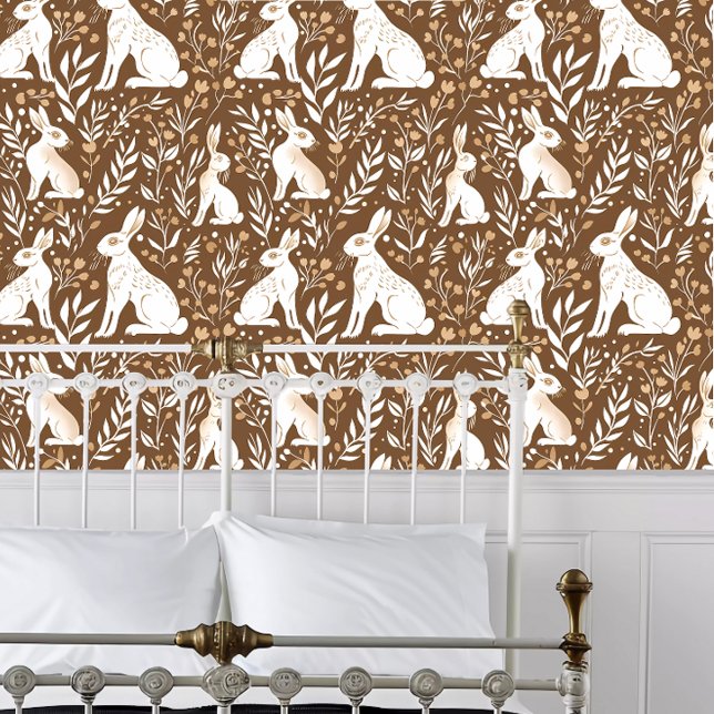Cottagecore Hazen Behang (Cottagecore Hares Wallpaper behind a white metal bed frame. )