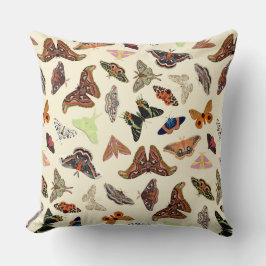 Cottagecore Moths Kussen