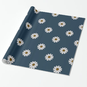 Cottagecore Witte Daises op Navy Achtergrond Cadeaupapier