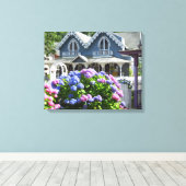 Cottages and Hydrangeas - Martha's Vineyard Canvas Afdruk (Insitu (Houten vloer))