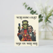  "Couch Cryptid Selfie Postcard" Cheesy Chicken Briefkaart (Staand voorkant)