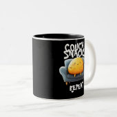 Couch Potato Funny Mug Tweekleurige Koffiemok (Voorkant rechts)