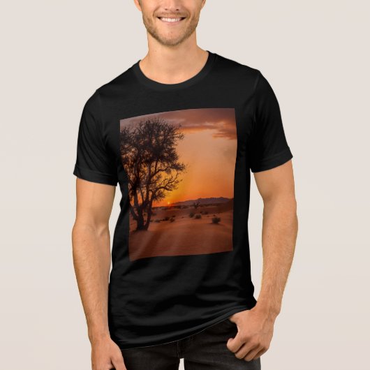 "Coucher de Soleil dans le Désert" – Bella+Canvas Tri-Blend Shirt (Voorkant)