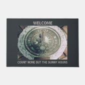 Count niets behalve Sunny Hours Sundial Welkom Deurmat (Voorkant)