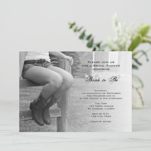 Country Cowgirl op hek bruids douche uitnodiging (Staand voorkant)