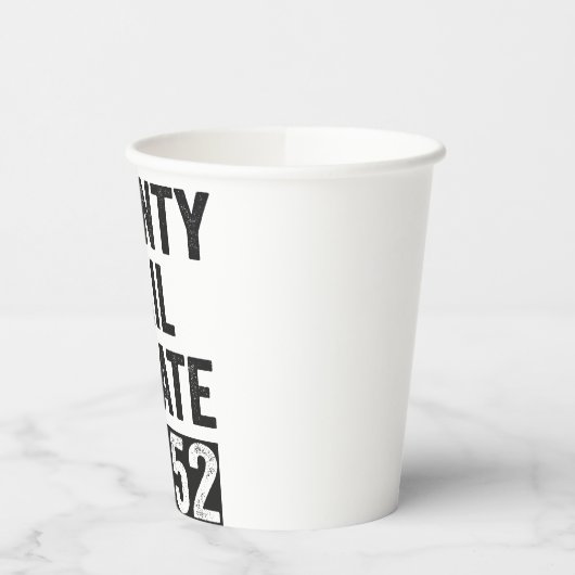 Country Jail Inmate 17352 Funny Halloween Prison Papieren Bekers (Links)