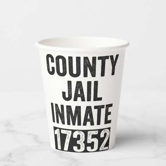 Country Jail Inmate 17352 Funny Halloween Prison Papieren Bekers (Voorkant)