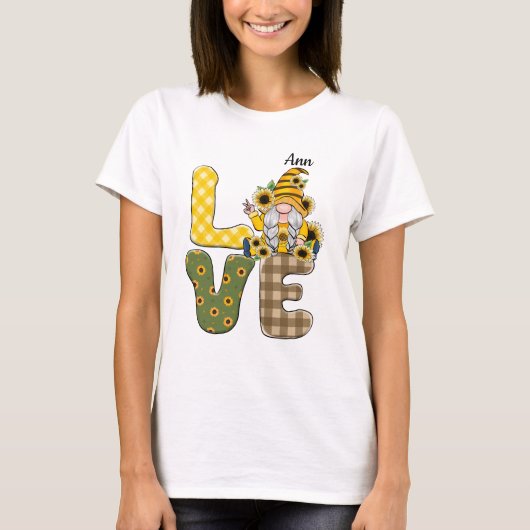 "Country LOVE" woord met kabouters en zonnebloemen T-shirt (Voorkant)