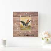 Country Rooster Rustic Wood Farmhouse Family Name Vierkante Klok (Huis)