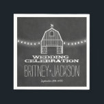 Country Rustieke Chalkboard Schuur Bruiloft Servet<br><div class="desc">Country Rustic Chalkboard Barn Wedding Napkins - beschikt over een gedrukte zwarte krijtbordachtergrond met een witte schuur of boerderij met een hanenweerschaar in de buurt van de bovenkant met snaarlampen. Dit ontwerp heeft ook een westerne of stijl tekst voor bruiloftsviering. U kunt tekst verwijderen of toevoegen. U kunt desgewenst ook...</div>