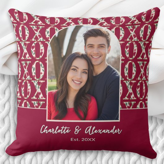 Couple Photo Arch XOXO Patterned Personalized Kussen