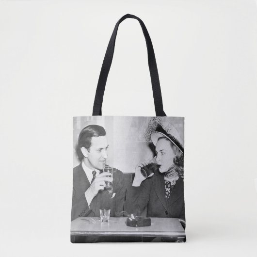 Coupled sitting together in a restaurant flirting  tote bag (Voorkant)