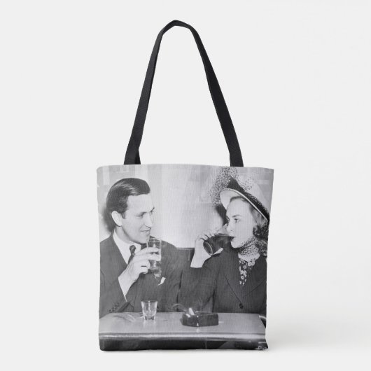 Coupled sitting together in a restaurant flirting  tote bag (Achterkant)