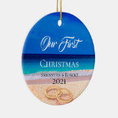 Couples First Christmas Name Date Tropical Beach Keramisch Ornament (Rechts)