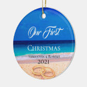 Couples First Christmas Name Date Tropical Beach Keramisch Ornament (Links)