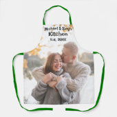 Couple's Kitchen Essential Schorten, gepersonalise Schort (Voorkant)