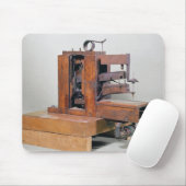 Couseuse', eerste naaimachine, 1830 muismat (Met muis)