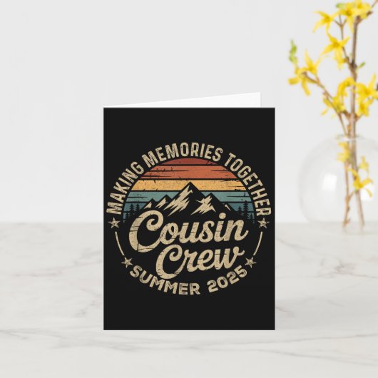 Cousin Crew 2025 Zomervakantie Strand Familiereis Kaart (Gele Bloem)