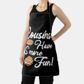 Cousinen hebben een meer vlindervakantie-reünie schort (Insitu)