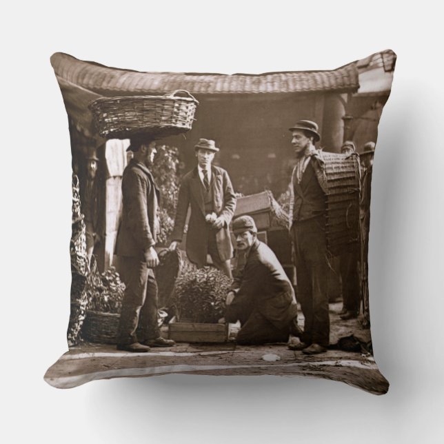 Covent Garden Laborers (houtburytype) Kussen (Voorkant)
