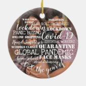 covid19 2020 het jaar van gezichtmaskers voegt uw keramisch ornament (Achterkant)