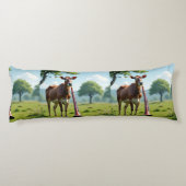 Cow & Bassoon Pasture Body Pillow – Whimsical Farm Lichaamskussen (Achterkant)