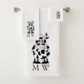 Cow Design Monogrammed Bad Handdoek (Insitu)