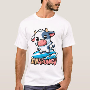 Cowabunga. Schattige Surfen Koe Pun T-shirt