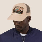 Cowboy Aslapen in Beauty Salon Trucker Pet (In situ)