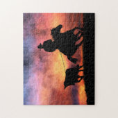 Cowboy die een steiger op een paard zet legpuzzel (Verticaal)