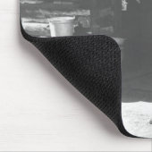 Cowboy die eet van een Peter Pan pindakaas kan. Muismat (Hoek)