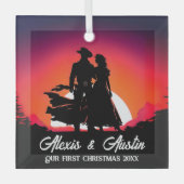 Cowboy en bruid bij zonsondergang Eerste Kerstmis Glas Ornament (Voorkant)