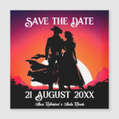 Cowboy en Cowgirl bij zonsondergang Save the Date Magnetische Uitnodiging (Voorkant)