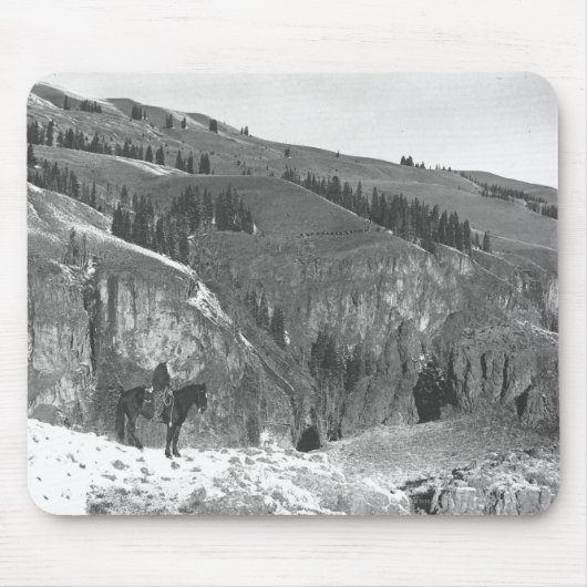 Cowboy gescheiden van zijn kudde. muismat (Voorkant)