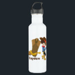 Cowboy Kinder Cute Boys Monogram Rodeo Wild West Waterfles<br><div class="desc">Een schattig aangepast cowboy cadeau met een boerderij kind dat leunt tegen een gigantische cowboyboot die zijn bruin pet met een gele ster betont. Een grote kinderfles uit het land,  gepersonaliseerd met hun naam voor een leuk rodeothema verjaardagsfeest in het wild westen.</div>