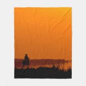 Cowboy Mannen paard rijdt op zonsondergang  west Fleece Deken (Voorkant)