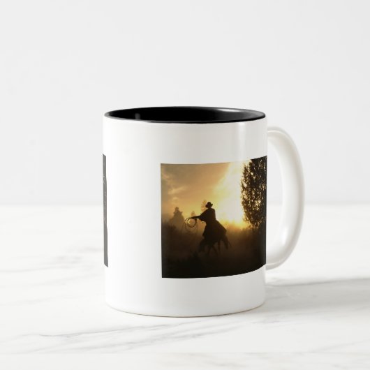 Cowboy met Lasso in Sunset Tweekleurige Koffiemok (Voorkant rechts)