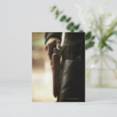 Cowboy met pistool in holster briefkaart (Staand voorkant)