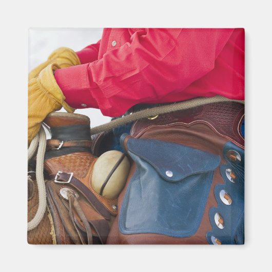 Cowboy op paarden met lederen kapjes magneet (Voorkant)