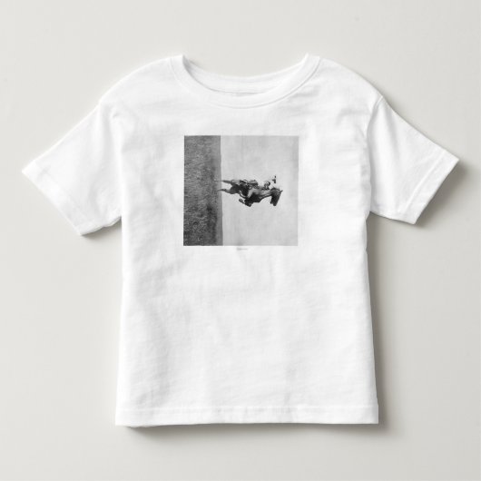 Cowboy Rides Bronco Rising on its Hing Legs Kinder Shirts (Voorkant)