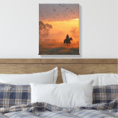 Cowboy Riding Into Fiery Sunset Art Canvas Afdruk (Insitu (Slaapkamer))