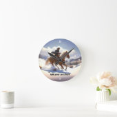 Cowboy Rijden een Palomino Paard Ronde Klok (Huis)