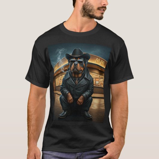 Cowboy Rottie Hond Maximus Hanging Out T-shirt (Voorkant)