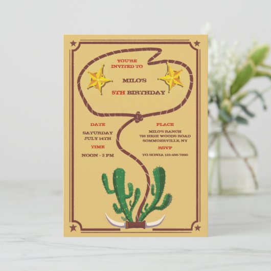 Cowboy Roundup uitnodiging voor verjaardagsfeestje (Staand voorkant)
