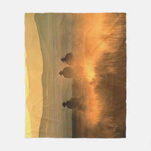 Cowboy Trio: Bergachtige achtergrond galop. Fleece Deken