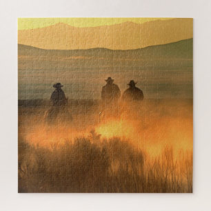 Cowboy Trio: Bergachtige achtergrond galop. Legpuzzel
